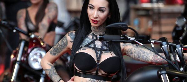 比利时布鲁塞尔纹身大会上的模特 比利时布鲁塞尔纹身大会上的模特 - 俄罗斯卫星通讯社