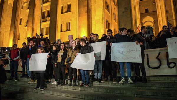 Протестующие возле здания парламента Грузии - 俄羅斯衛星通訊社