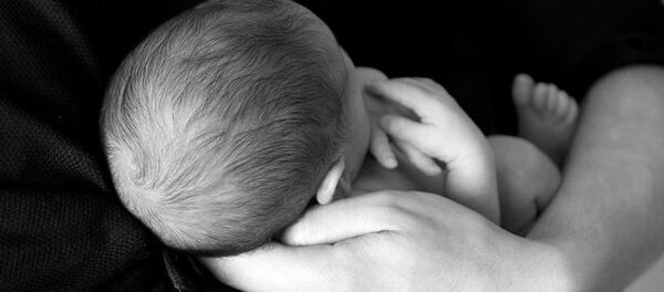 Младенец - 俄罗斯卫星通讯社