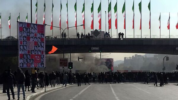 伊朗总统呼吁倾听抗议者诉求 - 俄罗斯卫星通讯社