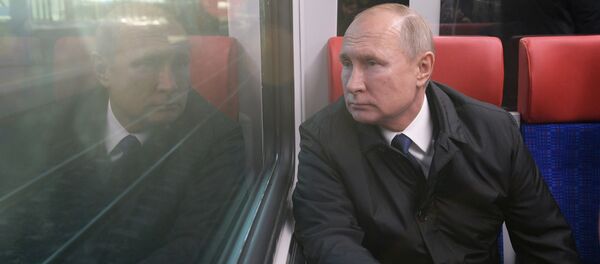 Владимир Путин во время поездки на Иволге по МЦД - 俄罗斯卫星通讯社