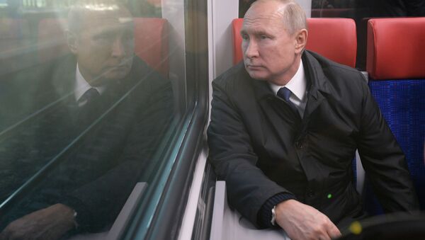 Владимир Путин во время поездки на Иволге по МЦД - 俄罗斯卫星通讯社