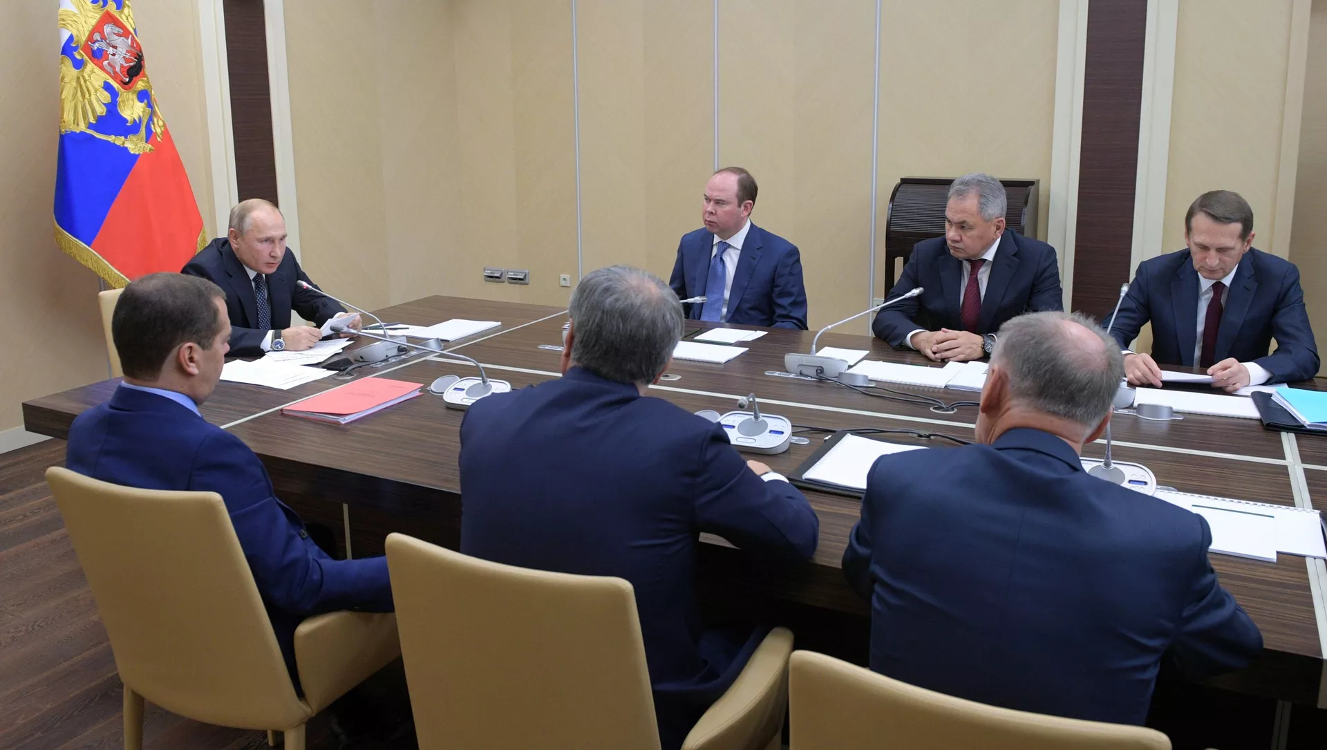 22 ноября 2019. Президент РФ Владимир Путин проводит совещание с постоянными членами Совета безопасности РФ 