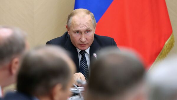 Президент РФ Владимир Путин на совещании с постоянными членами Совета безопасности РФ.  - 俄羅斯衛星通訊社