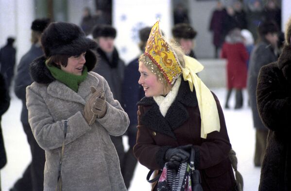 Посетители на празднике Русская зима, Суздаль, 1977 год - 俄罗斯卫星通讯社