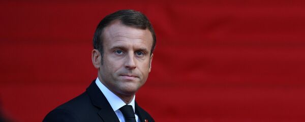 Президент Франции Эммануэль Макрон у церкви Сен-Сюльпис - 俄罗斯卫星通讯社