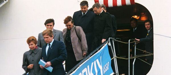 Визит председателя Верховного Совета СССР Михаила Горбачева с супругой Раисой Максимовной на Мальту - 俄羅斯衛星通訊社