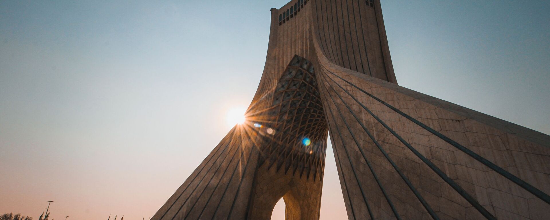 俄代表：伊朗表態繼續留在《不擴散核武器條約》，駁斥退出猜測 - 俄羅斯衛星通訊社, 1920, 03.11.2025