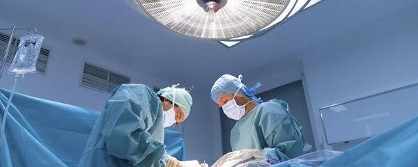 Хирурги во время операции - 俄羅斯衛星通訊社