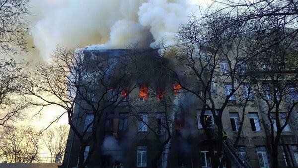 Пожар в Одесском колледже экономики, права и гостинично-ресторанного бизнеса - 俄罗斯卫星通讯社