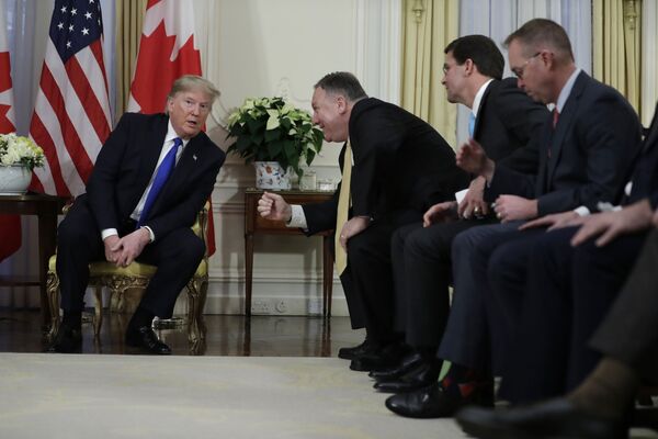 Президент США Дональд Трамп во время встречи с канадским премьер-министром Джастином Трюдо в Великобритании  - 俄罗斯卫星通讯社