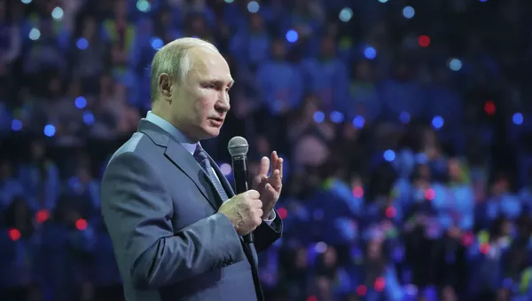 Владимир Путин на форуме волонтеров - 俄羅斯衛星通訊社