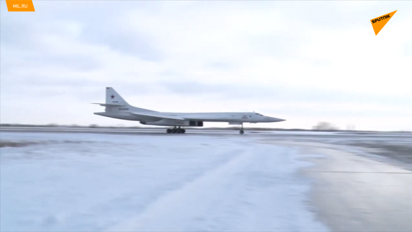 俄遠程航空兵飛行員在恩格斯機場開啓指揮官飛行 - 俄羅斯衛星通訊社