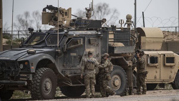 Американские военные на базе возле месторождения Омар - 俄羅斯衛星通訊社