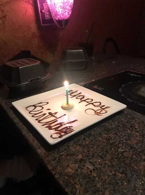 素食“壽星”收到超迷你生日蛋糕 （圖片）