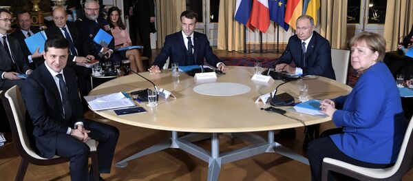 Президент РФ Владимир Путин и президент Франции Эммануэль Макрон, президент Украины Владимир Зеленский и канцлер Германии Ангела Меркель во время встречи в Нормандском формате в Елисейском дворце - 俄罗斯卫星通讯社