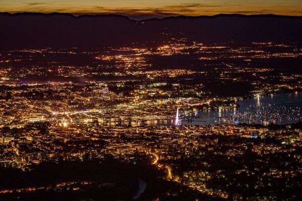 从法国萨雷布山俯瞰日内瓦 - 俄罗斯卫星通讯社