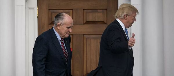 Руди Джулиани и Дональд Трамп в гольф-клубе Трампа в Бедминстере, штат Нью-Джерси Руди Джулиани и Дональд Трамп в гольф-клубе Трампа в Бедминстере, штат Нью-Джерси - 俄罗斯卫星通讯社