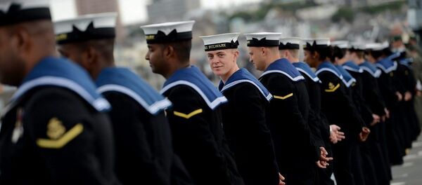 Моряки на палубе британского десантного корабля HMS Bulwark Моряки на палубе британского десантного корабля HMS Bulwark - 俄羅斯衛星通訊社