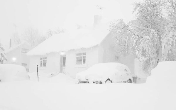 暴雪将冰岛城市埋在雪下 - 俄罗斯卫星通讯社