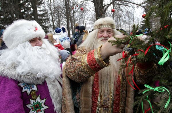 聖誕老人及其世界各國的兄弟們 - 俄羅斯衛星通訊社