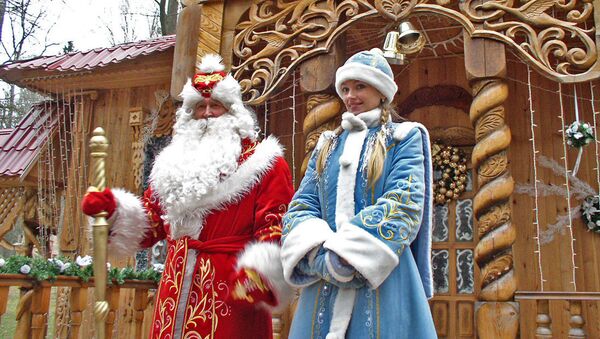 Белорусский Дед Мороз со Снегурочкой в Беловежской пуще - 俄羅斯衛星通訊社
