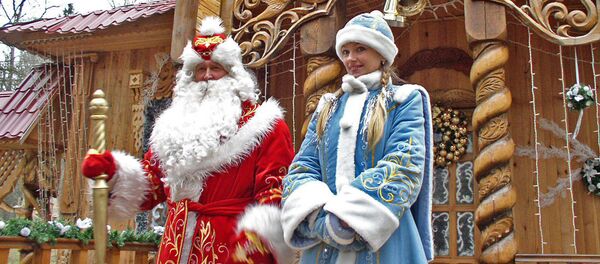 Белорусский Дед Мороз со Снегурочкой в Беловежской пуще - 俄罗斯卫星通讯社