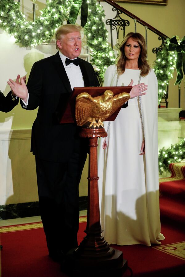 梅拉尼娅·特朗普因舞会礼服被责 - 俄罗斯卫星通讯社