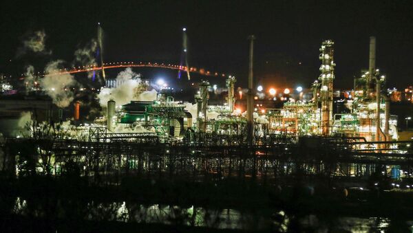 Вид на промышленную зону нефтеперерабатывающего завода Total of Gonfreville-l'Orcher, Франция - 俄罗斯卫星通讯社