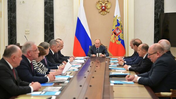 Президент РФ В. Путин провел заседание Комиссии по вопросам ВТС - 俄罗斯卫星通讯社