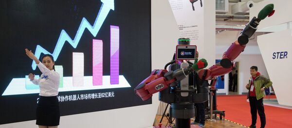 Робот повторяет человеческие движения - 俄羅斯衛星通訊社