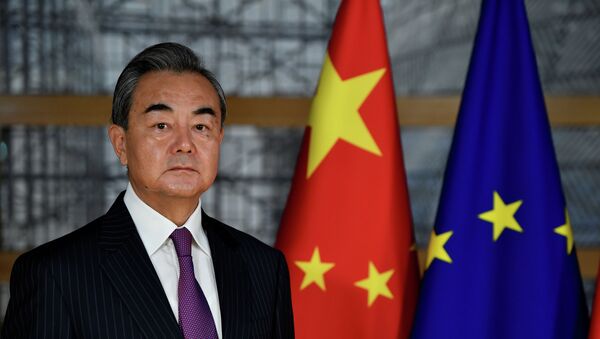 Министр иностранных дел Китая Ван И перед встречей с президентом Европейского совета Шарлем Мишелем в штаб-квартире Совета ЕС в Брюсселе - 俄羅斯衛星通訊社