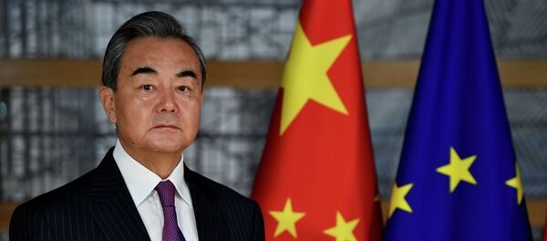 Министр иностранных дел Китая Ван И перед встречей с президентом Европейского совета Шарлем Мишелем в штаб-квартире Совета ЕС в Брюсселе - 俄罗斯卫星通讯社