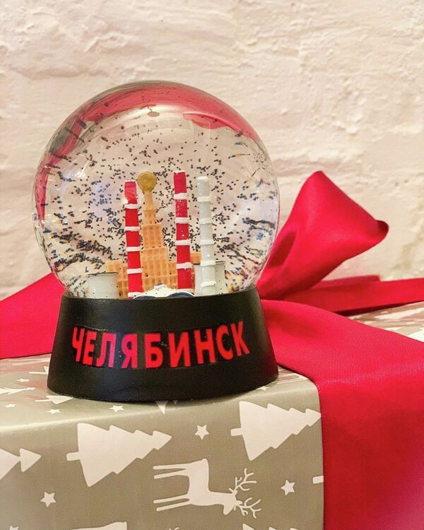俄羅斯車里雅賓斯克開始銷售“黑雪”新年水晶球 - 俄羅斯衛星通訊社