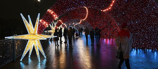 Новогоднее украшение центральных площадей и улиц Москвы Новогоднее украшение центральных площадей и улиц Москвы - 俄罗斯卫星通讯社