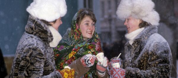 吃冰淇淋的女孩 - 俄羅斯衛星通訊社