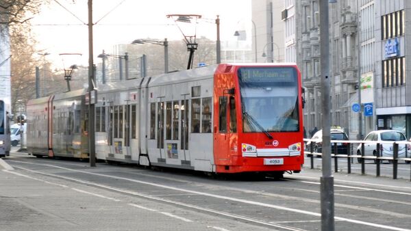 Трамвай на улице немецкого города Кельн - 俄罗斯卫星通讯社