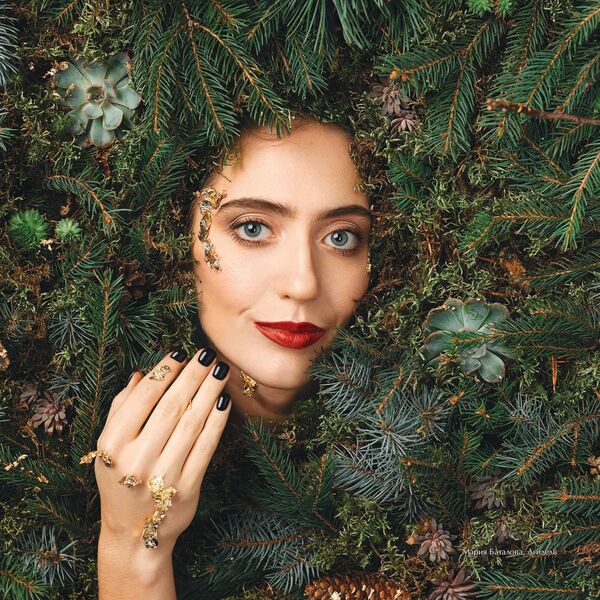 俄羅斯女子冰球聯盟2020年歷上的冰球運動員瑪麗亞·巴塔洛娃 - 俄羅斯衛星通訊社