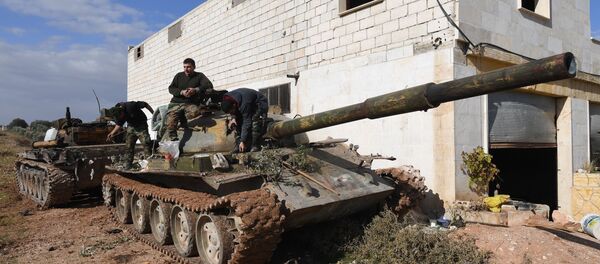 Техника сирийских солдат в окрестностях освобожденного от боевиков города Джарджаназ в сирийской провинции Идлиб. - 俄罗斯卫星通讯社