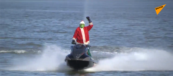 聖誕老人滑水 - 俄羅斯衛星通訊社