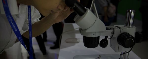 Микрочип под микроскопом - 俄羅斯衛星通訊社