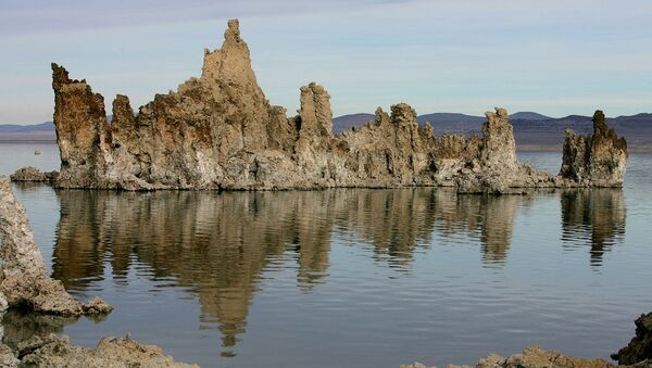 莫諾湖 - 俄羅斯衛星通訊社