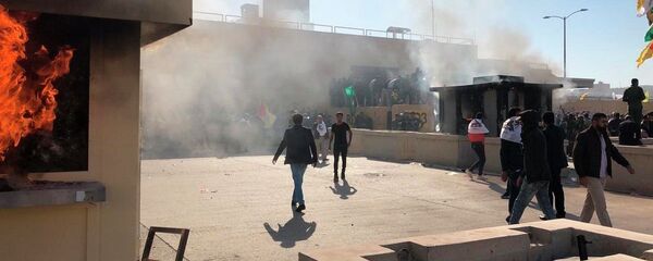 Протестующие у посольства США в Багдаде - 俄罗斯卫星通讯社