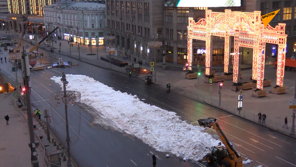 Искусственный снег в центре москвы (видео)  - 俄羅斯衛星通訊社