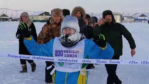  Участники экстремального марафона пробежали более 40 км на Полюсе Холода в Якутии - 俄罗斯卫星通讯社