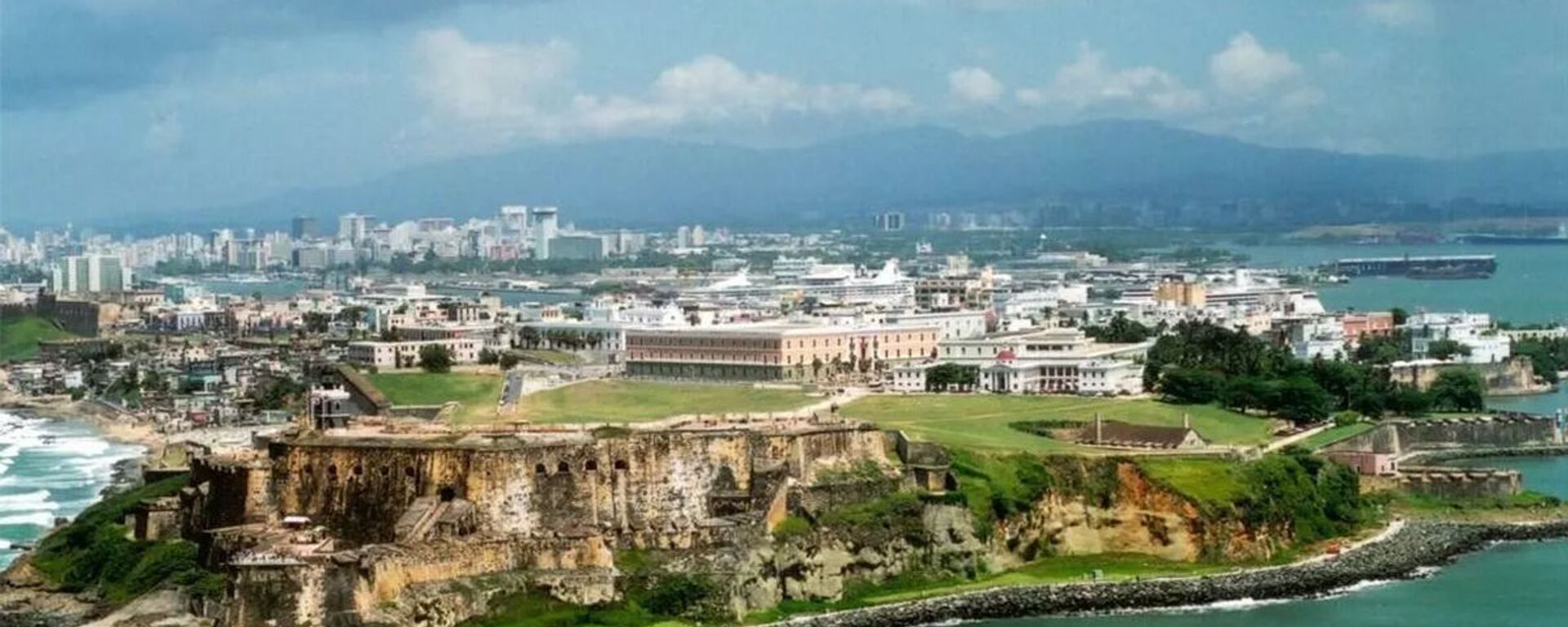 Вид на город Сан-Хуан с воздуха, Пуэрто-Рико.  - 俄罗斯卫星通讯社, 1920, 17.05.2020
