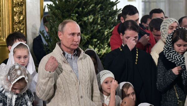 Президент РФ В. Путин посетил Рождественское богослужение - 俄羅斯衛星通訊社