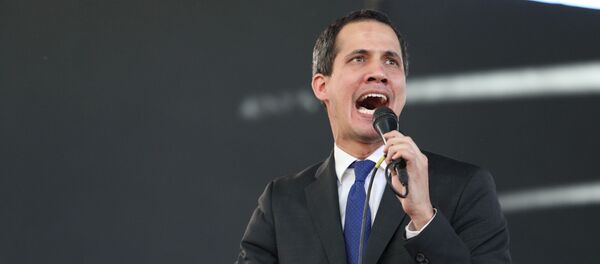 Лидер оппозиции Хуан Гуаидо во время пресс-конференции в Каракасе - 俄罗斯卫星通讯社