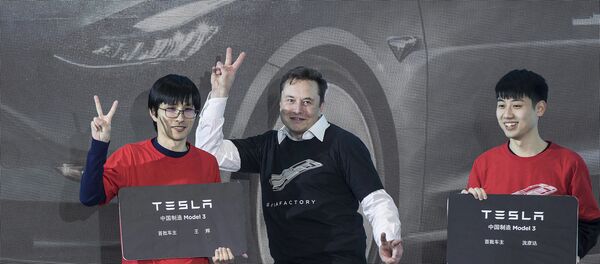 马斯克在中国产特斯拉Model 3交付仪式上跳舞 马斯克在中国产特斯拉Model 3交付仪式上跳舞 - 俄罗斯卫星通讯社