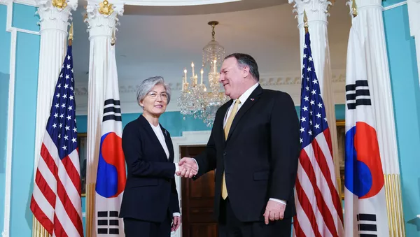 Госсекретарь США Майк Помпео и глава МИД Южной Кореи Кан Гён Хва - 俄羅斯衛星通訊社